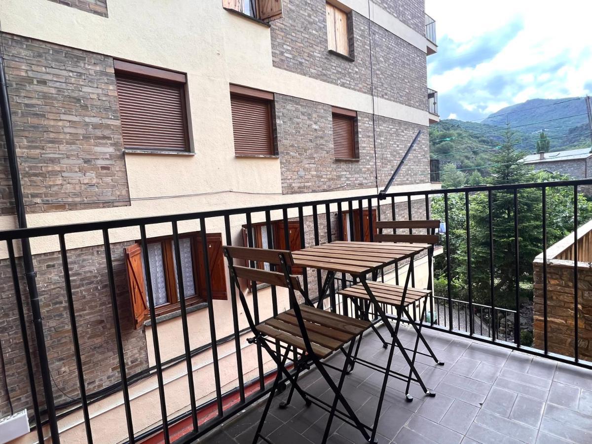 Apartaments Matxicots - L'Amfitriona Rialp Exterior photo